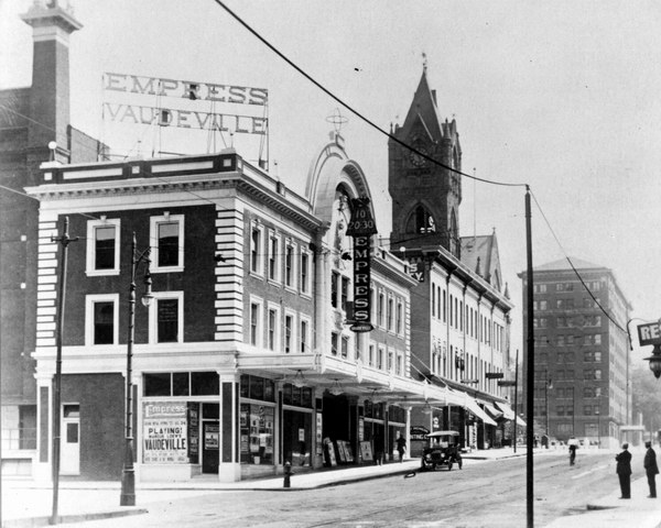 Keiths Theatre - Vintage Pic (newer photo)